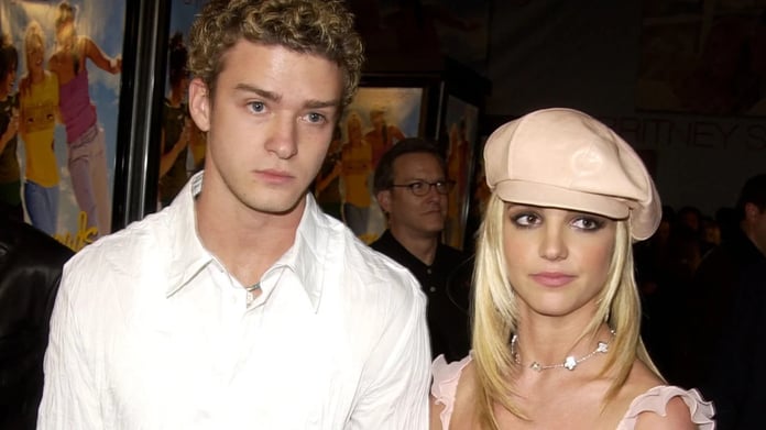 Justin-Timberlake-and-Britney-Spears-in-2002
